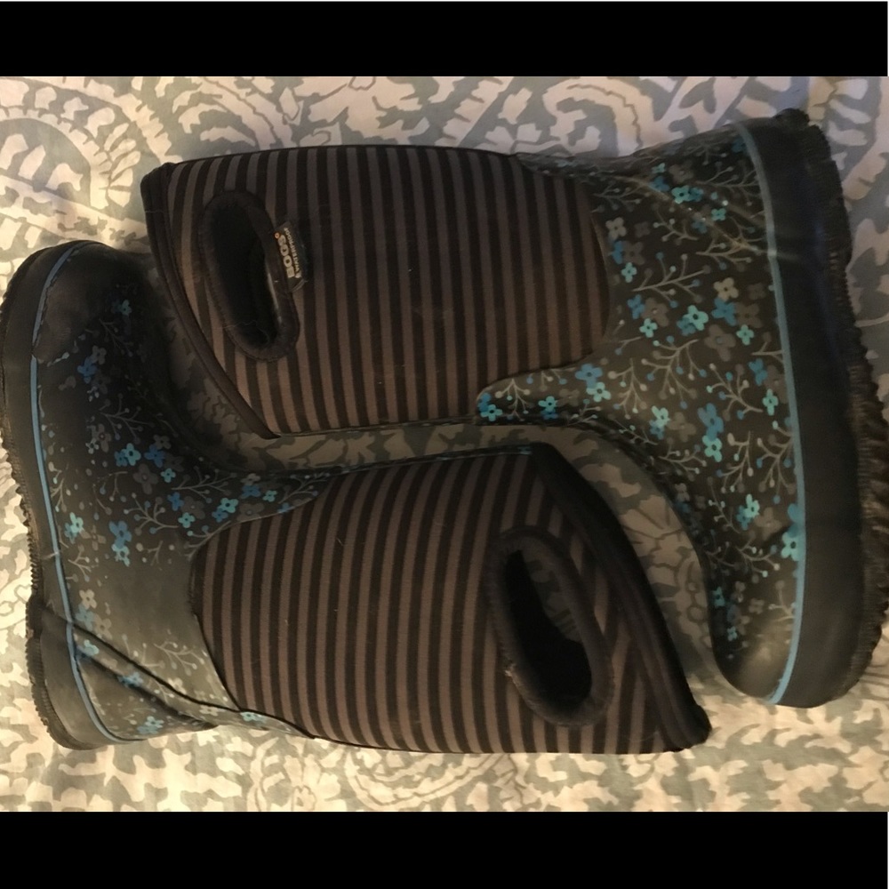 Girls’ Bogs Winter flowered boots (rated to -30°)